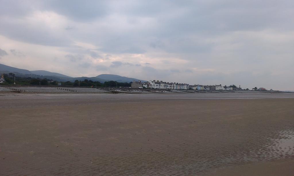 Min Y Don Guest House Llanfairfechan Esterno foto