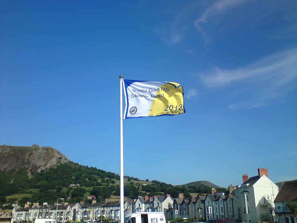 Min Y Don Guest House Llanfairfechan Esterno foto